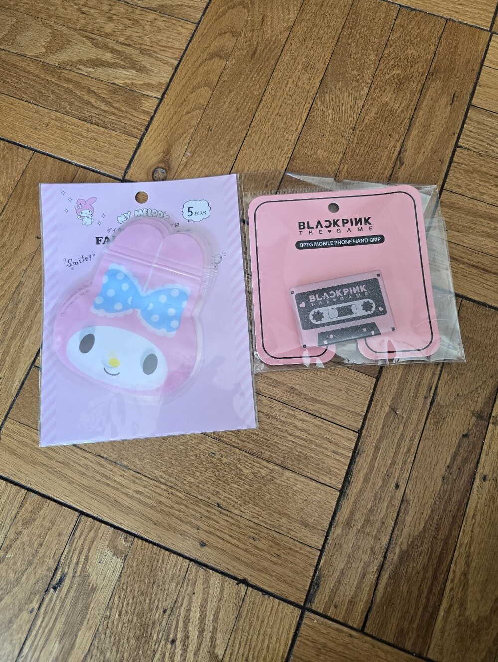 BPTG Mobile Phone Accessory Phone Grip / Holder With Free Cute Bags